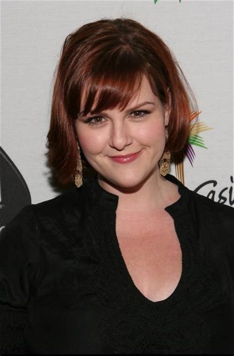 sara rue big bang theory cast|who played candace on mom.